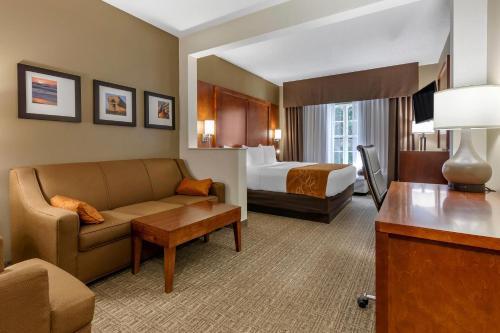 Marquette Hotel | Comfort Suites