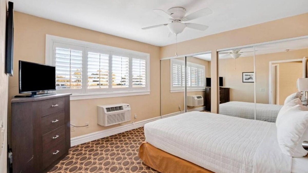 Corte Madera Hotel | Comfortable 1BR Suite | Kitchen | Outdoor Pool | Free Parking | BBQ Area