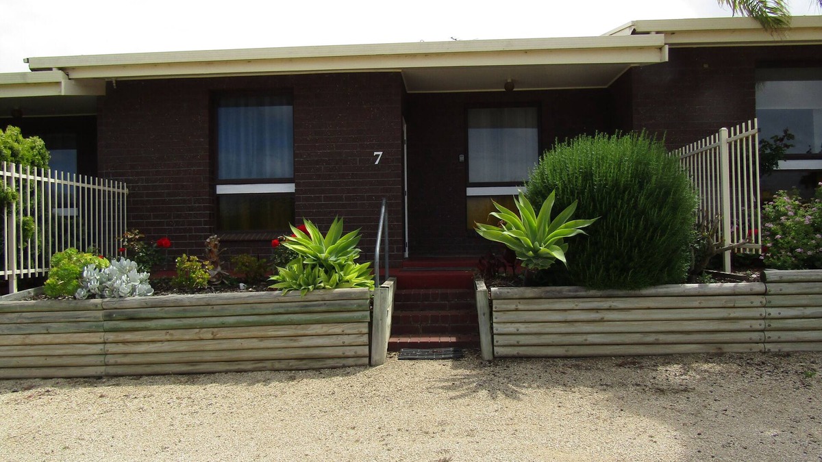 Port Vincent Apartment | Comfortable 2 bedroom Unit - Off Peak Special!