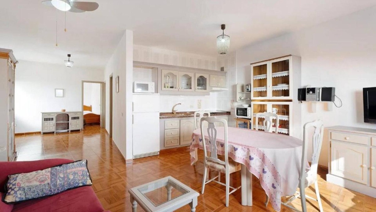 Valverde Ski Chalet | Comfortable 2 bedroom house with beautiful sea views