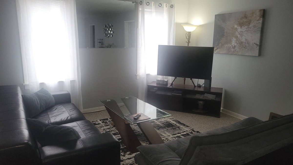 Brighton House | Comfortable 2 BR unit blocks from light Rail Train