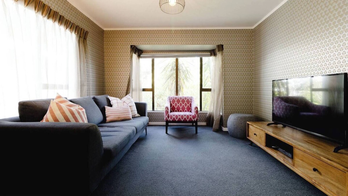Wellington House | Comfortable 2BR Home | Parking + Easy Walk to City