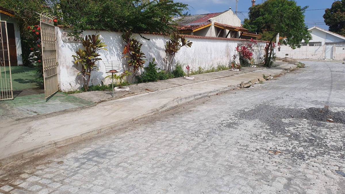 Itaparica House | Comfortable 3/4 bedroom house with patio, 100 m from the beach