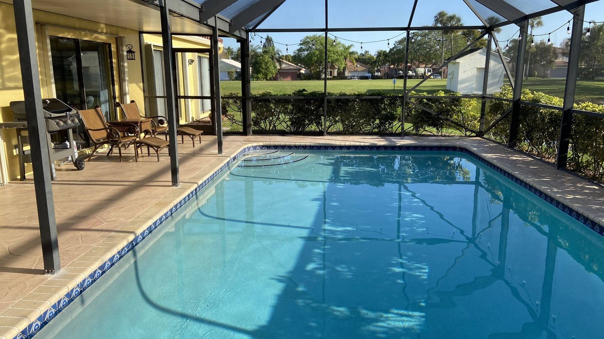 Deerfield Beach House | Comfortable 3-bedroom waterfront villa with heated pool