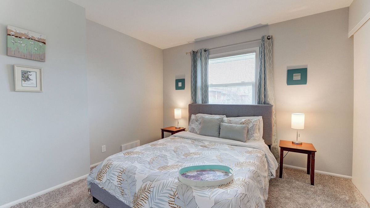 Waukesha House | Comfortable 3 Bedroom with King bed in Waukesha