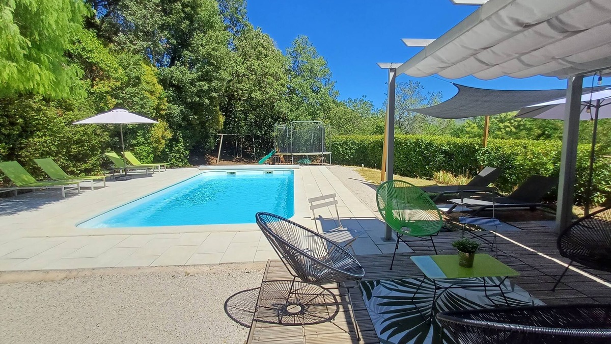 Auriol Apartment | Comfortable 3* studio with garden, swimming pool,. - Location: night/week/month (on request)