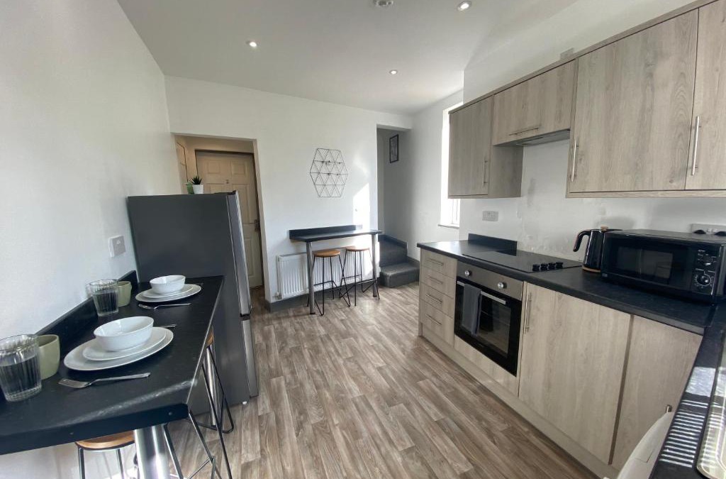Church Gresley House | Comfortable 4-Bedroom House in Swadlincote