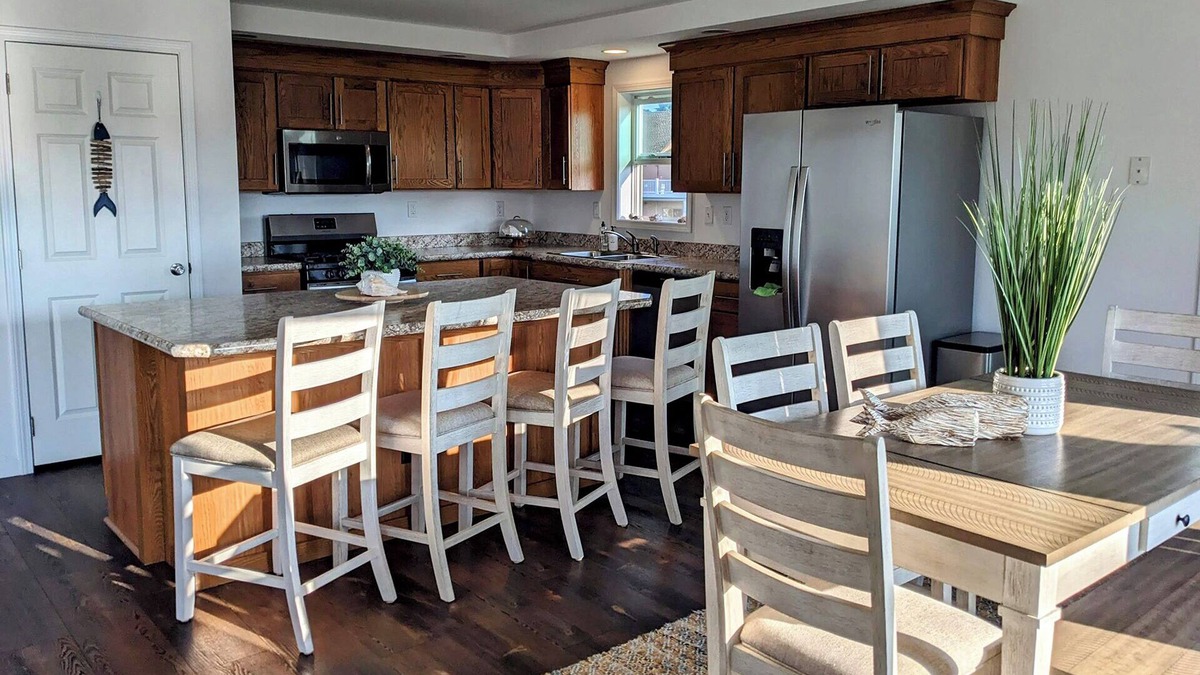 Keen-Wik On the Bay House | Comfortable 5 Bedroom Home near Fenwick Island and Ocean City beaches! Dog friendly, boat ramp nearby!