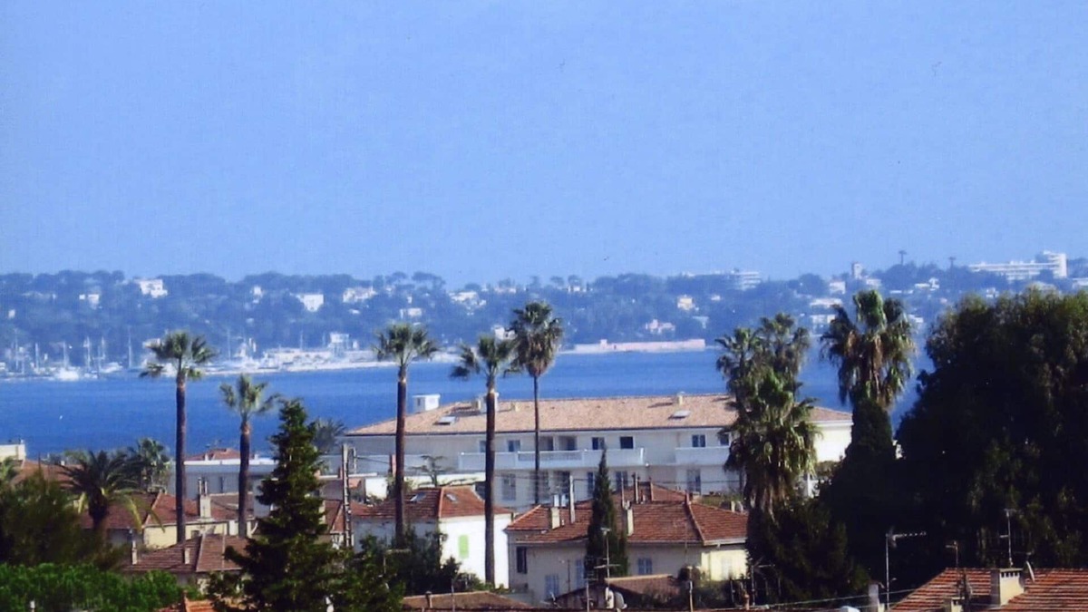 Golfe Juan Apartment | Comfortable and air conditioned T2 apartment in GOLFE-JUAN on the CÔTE D'AZUR