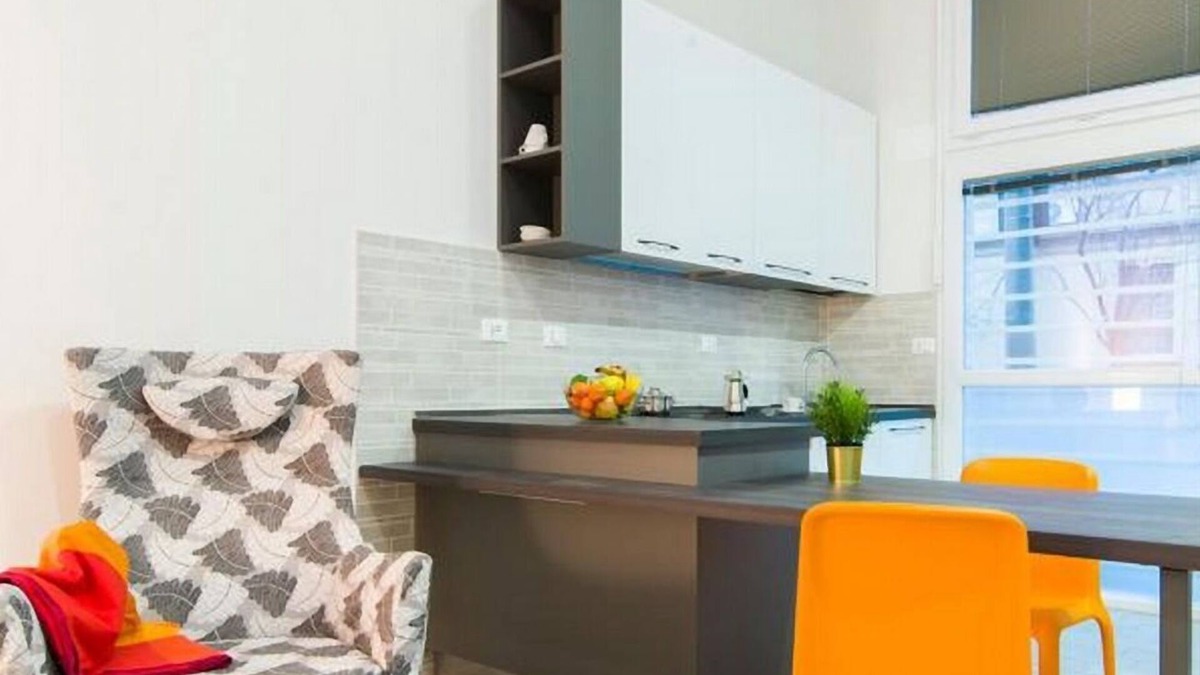 Bolognina Apartment | Comfortable and bright two-room apartment situated in an elegant district just outside the historic center of Bologna, a short distance from the Central Station.This apartment can comfortably accommodate up to 4 people and is equipped with every comfort,