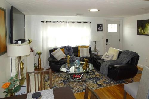 Randolph House | Comfortable and Convenient 3 Bed Home