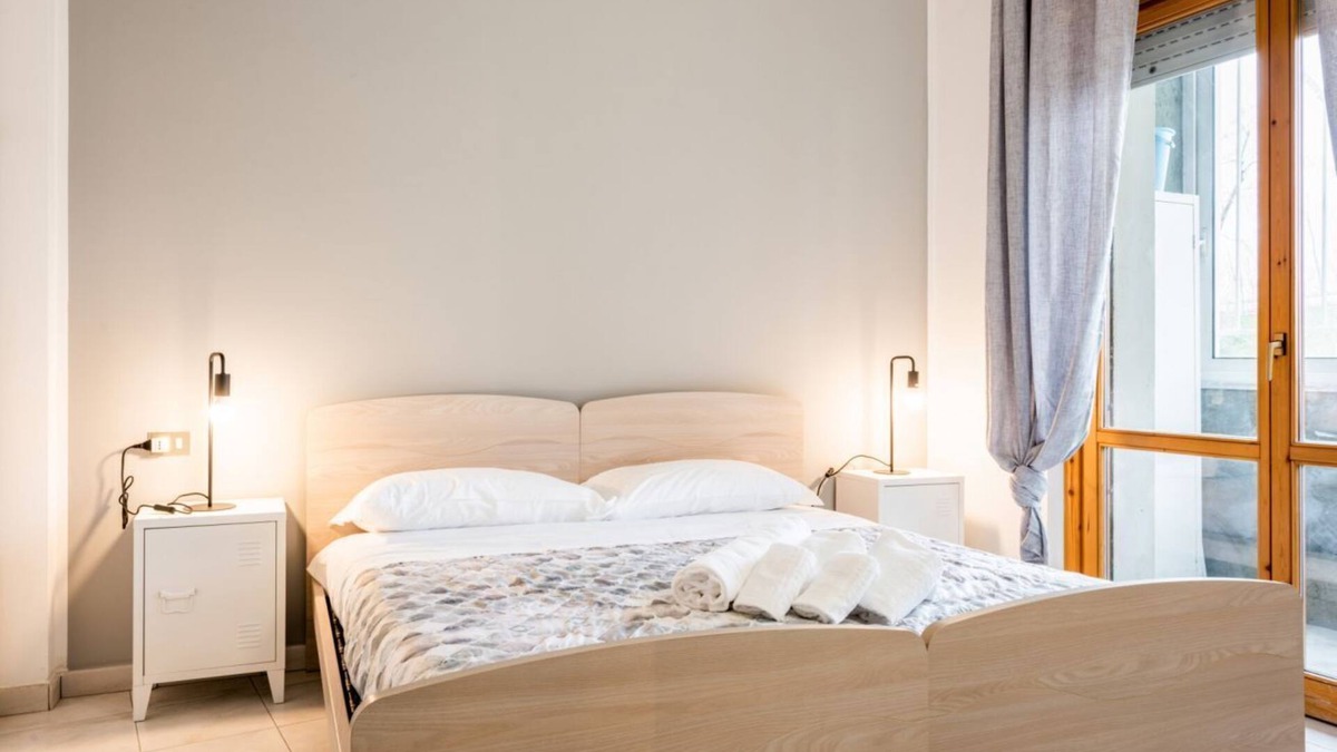 Luni Mare Apartment | Comfortable and modern apartment of about 50 square meters with two balconies, able to accommodate up to 4 people, is located on the 1st floor of a building without a lift. The flat is situated in Luni Mare, in an area full of services, convenient for re