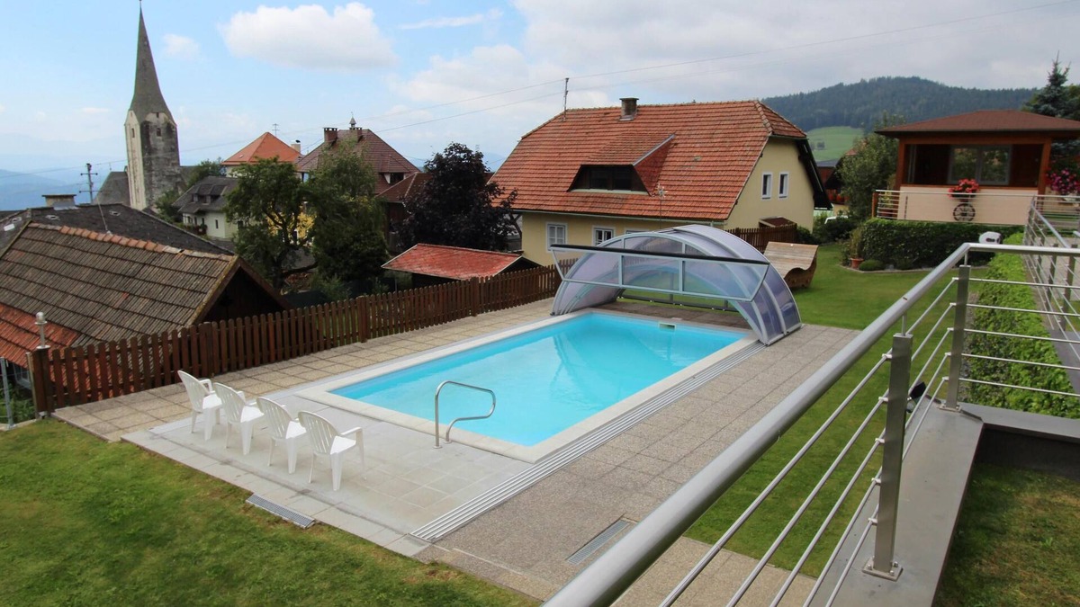 Liebenfels Apartment | Comfortable apartment with large balcony and pool