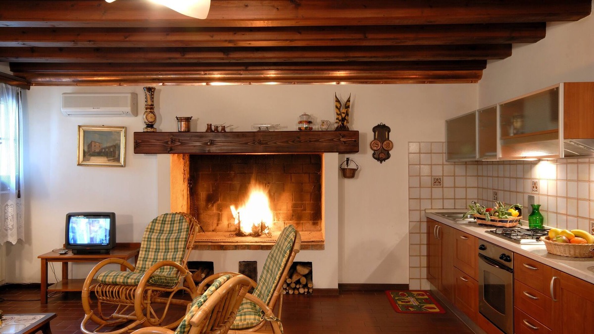 Vigonza Apartment | Comfortable apartment in Villa Veneta with pool near Padua