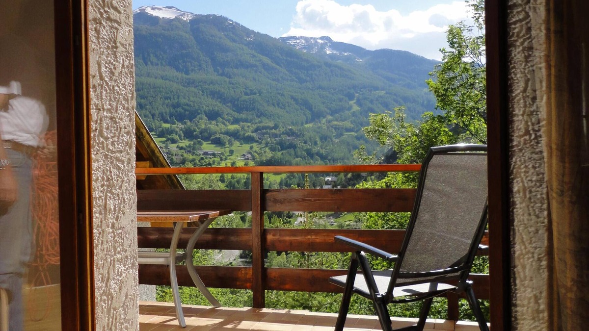 Allos Apartment | Comfortable apartment in chalet with splendid view