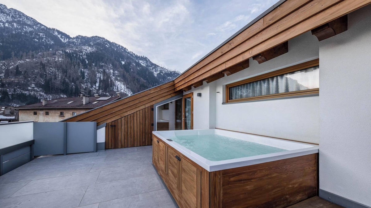 Predazzo Apartment | Comfortable Apartment “Vacanze Arcobaleno - Rosso” with Mountain View