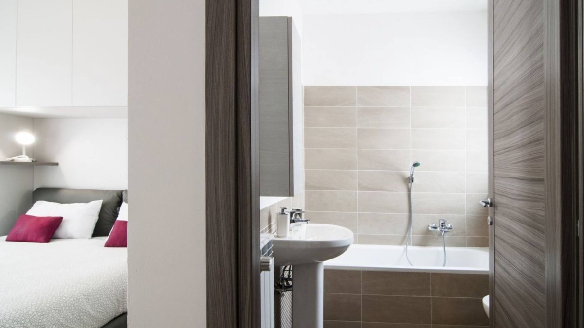 Centro Giano Apartment | Comfortable apartment located on the seventh floor of a modern residence equipped with a lift.In 40 square meters of space it comfortably accommodates 2 people with a double bedroom.Located in the Fonte Laurentina district, near the ring road, the Cecchi