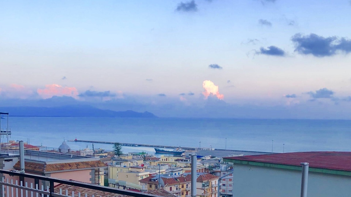 Formia Apartment | Comfortable apartment with terrace overlooking the sea, near the beach and the city center