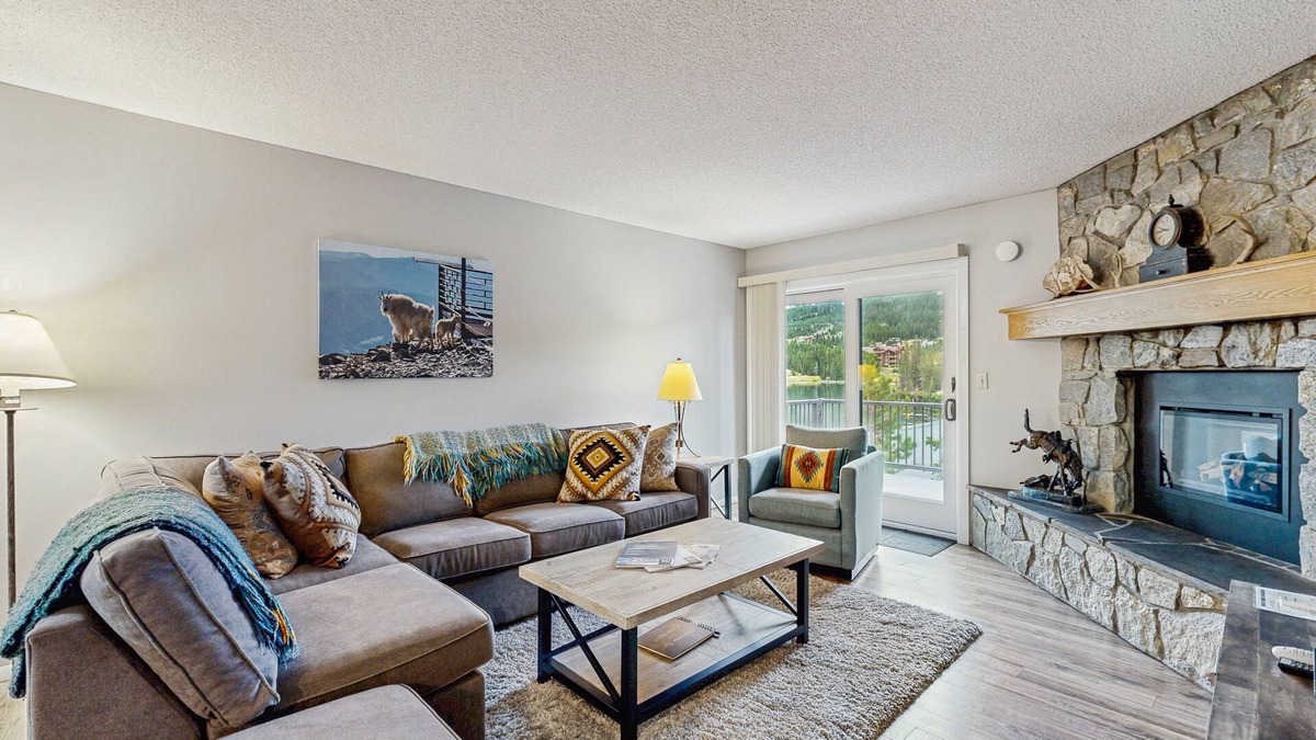 Big Horn Condo | Comfortable Big Sky condo with deck, W/D & WiFi - across the street from lift