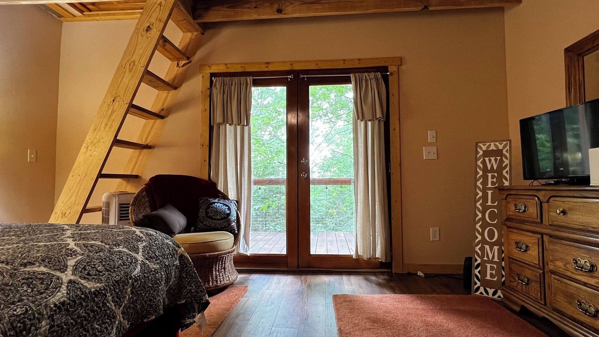 Mill Spring Cabin | Comfortable cabin in the mountains of North Carolina, located near TIEC.