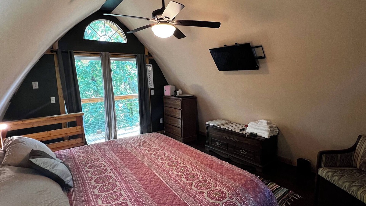 Mill Spring Cabin | Comfortable cabin in the mountains of North Carolina, located near TIEC.