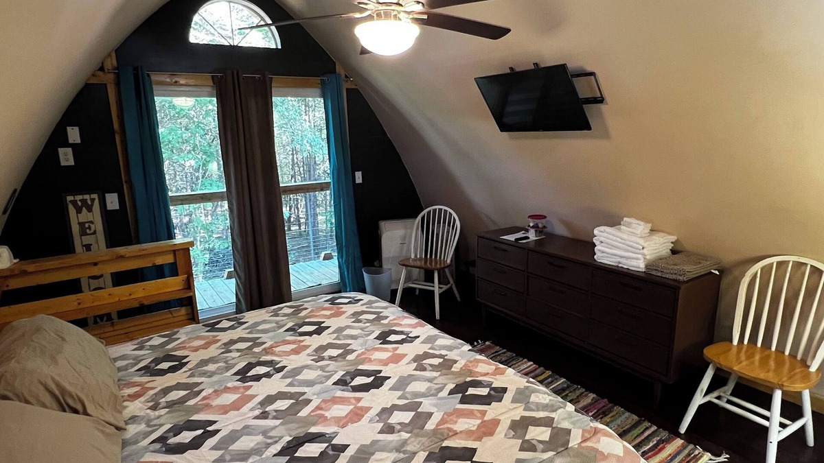 Mill Spring Cabin | Comfortable cabin in the mountains of North Carolina, located near TIEC.