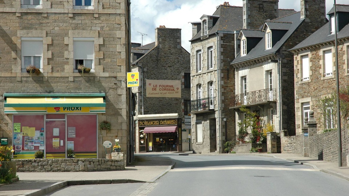 Corseul House | Comfortable Character Gite /Chambre d'hôte, only 7 kms from Dinan