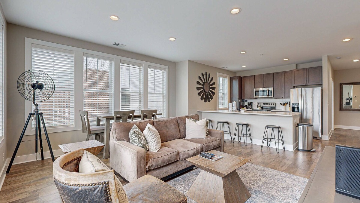 Inglewood Condo | Comfortable condo with AC, kitchen, wifi - near attractions