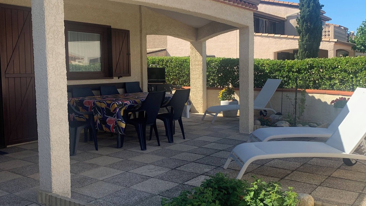 Portiragnes-Plage House | Comfortable corner villa