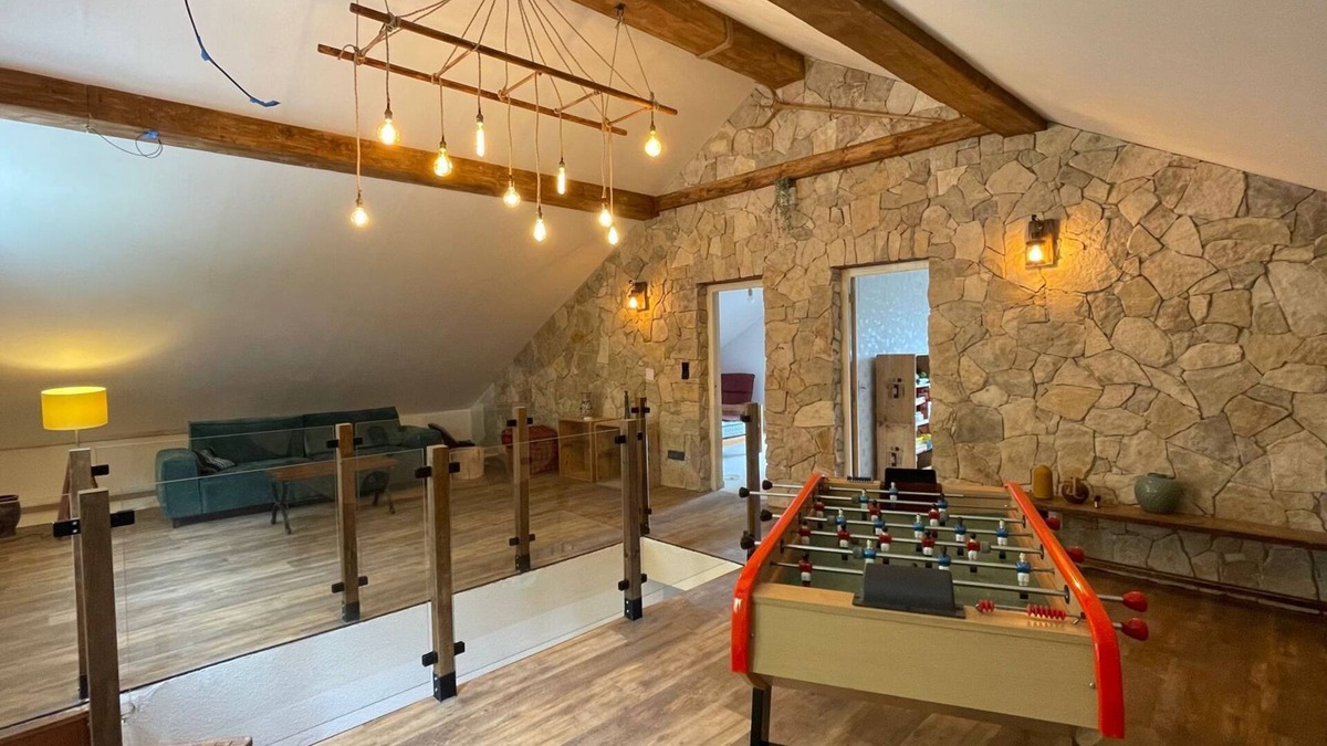 Embrun Ski Chalet | Comfortable Cottage – Sleeps 15 – Panoramic Mountain View, Terrace, Hautes-Alpes