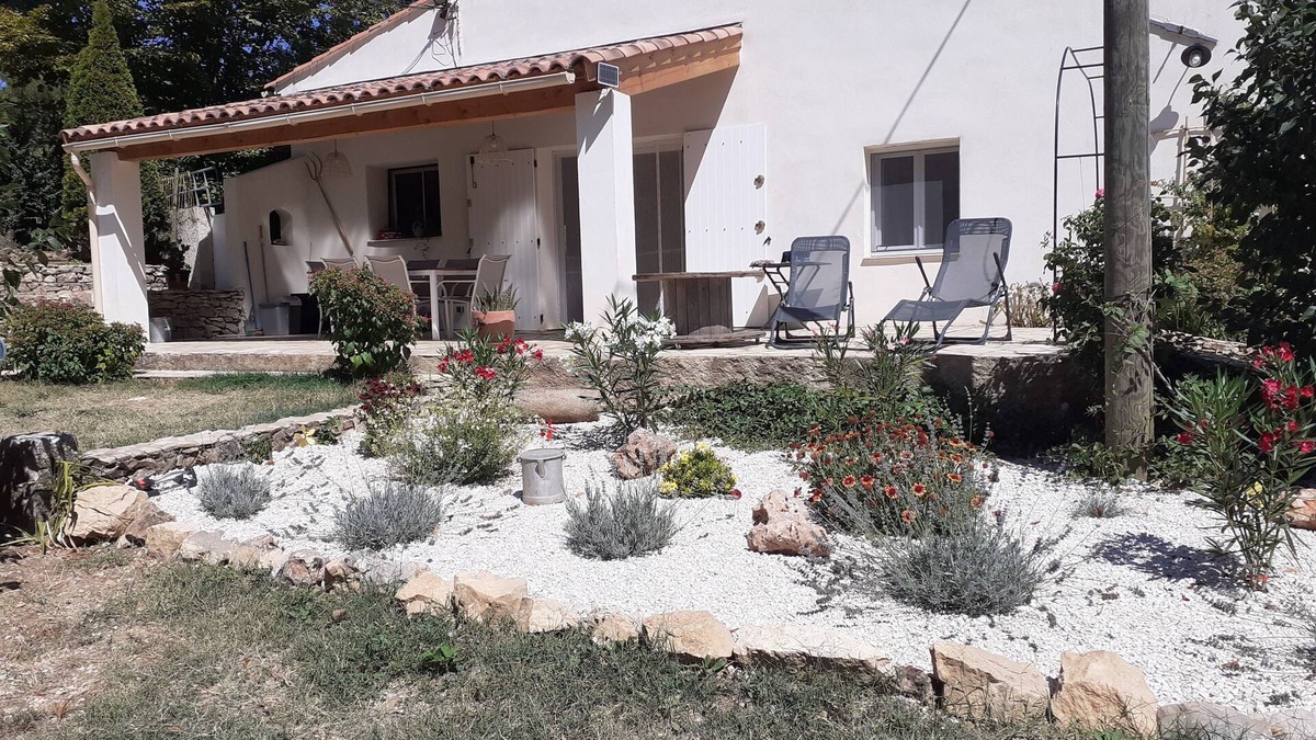 Tourves House | Comfortable country house with large fenced garden