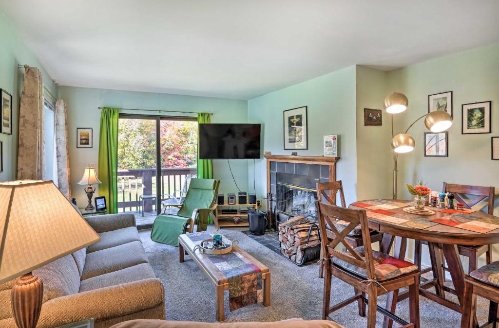 West Dover Apartment | Comfortable Dover Apartment Walk to Mt Snow!