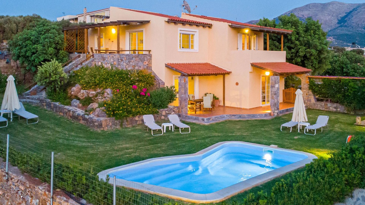 Sissi Apartment | Comfortable family appartment, fully equipped with fantastic sea view and garden