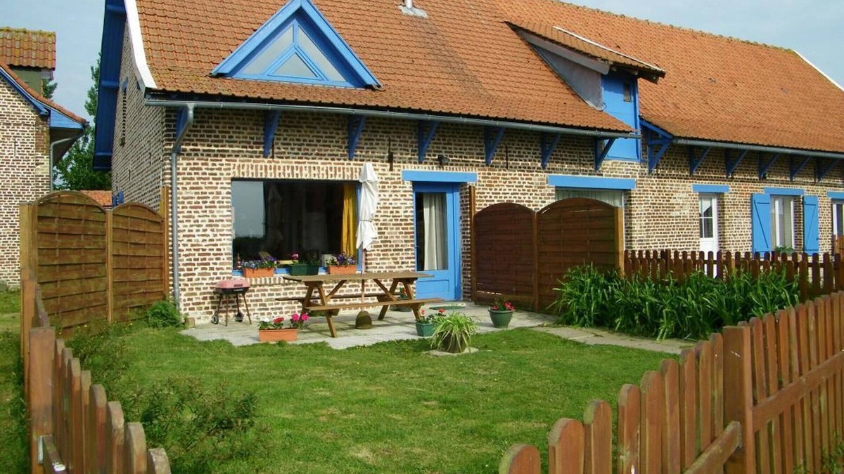 Meteren Cottage | Comfortable farmhouse stay with WIFI and pets allowed