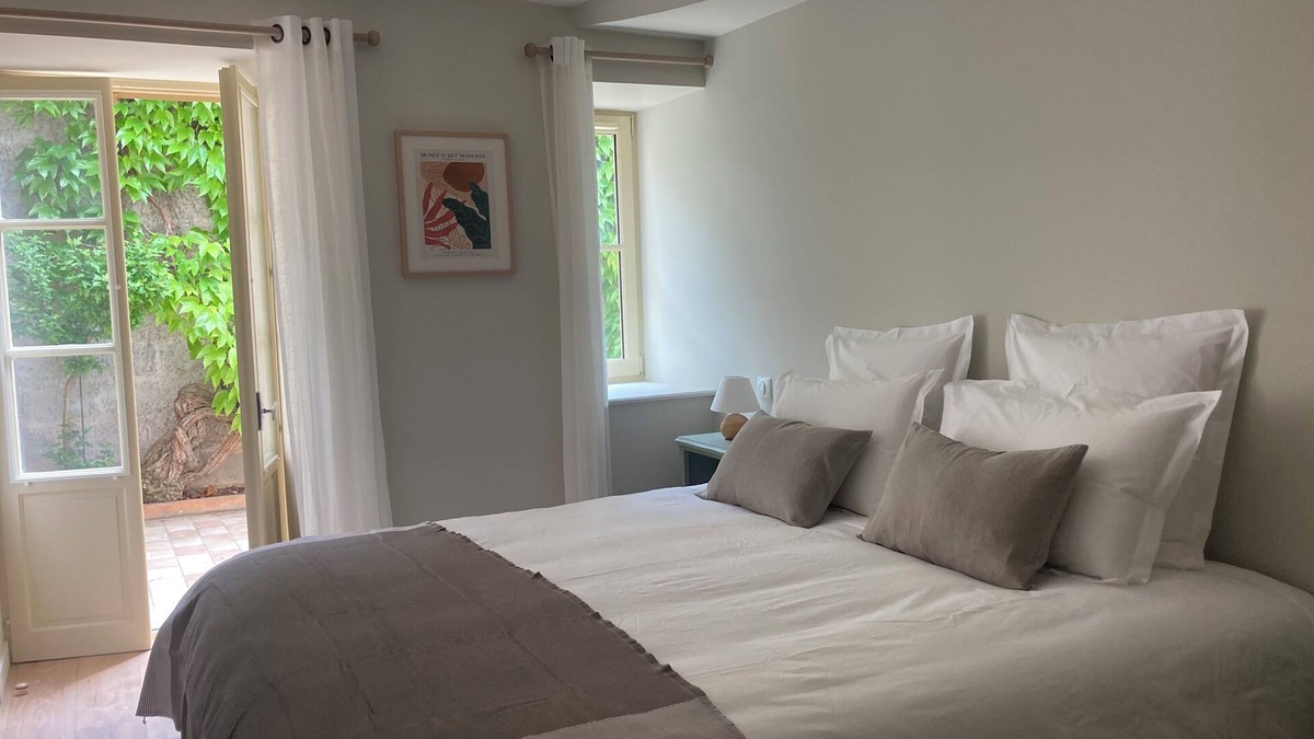 Savigny-les-Beaune Apartment | Comfortable apartment in the heart of a wine village, facing the château