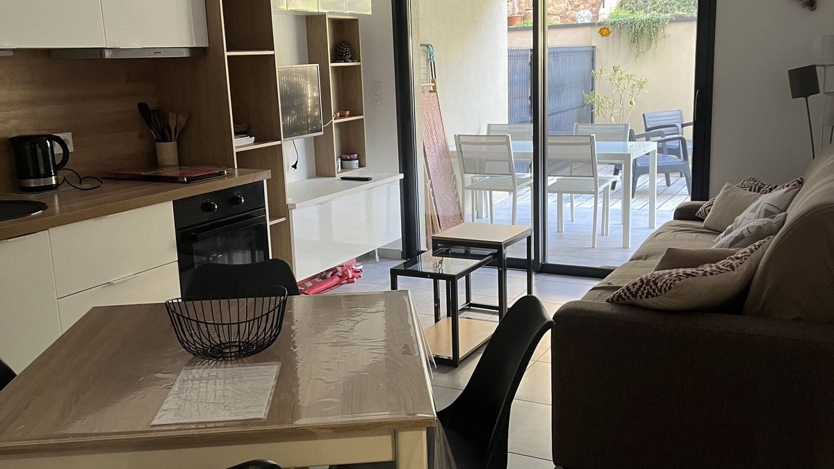 Cargese Apartment | Comfortable ground floor apartment with covered terrace and wooden terrace