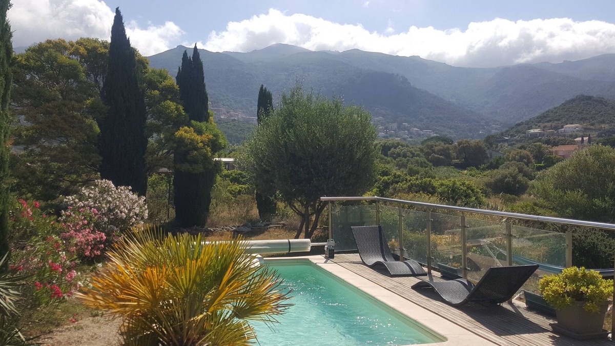 Oletta Apartment | Comfortable ground-floor apartment with pool access for two adults