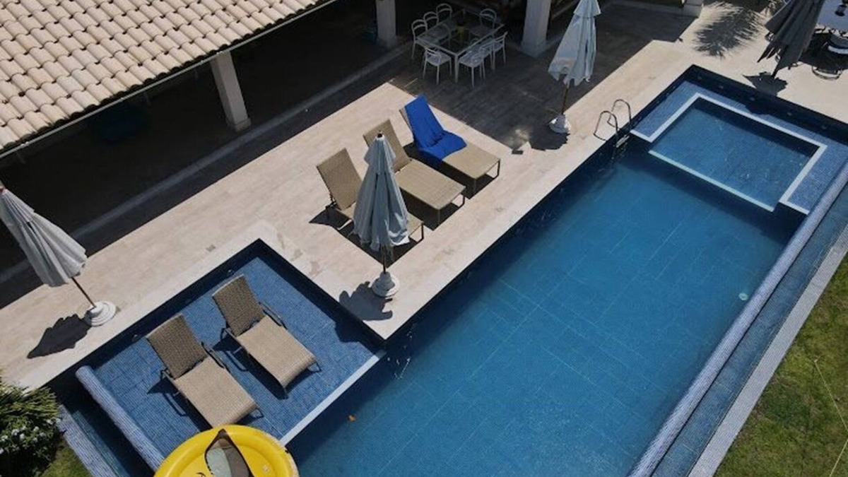 Guarajuba House | Comfortable Guarajuba House Facing the Sea 5/4. 18 beds. Consult!