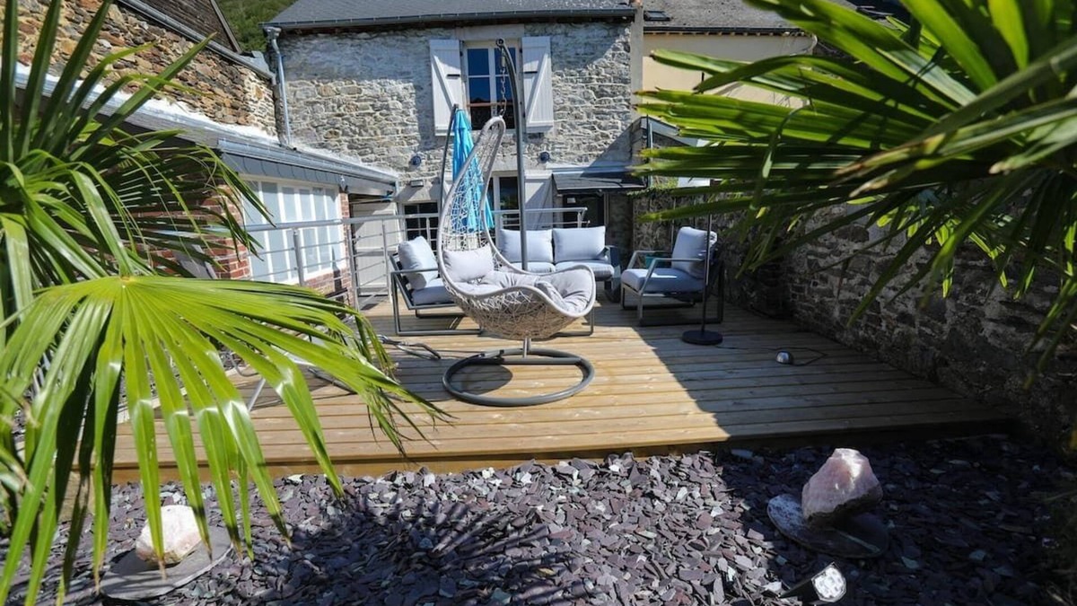 Revin House | Comfortable guest house just a stone's throw from the Meuse river and the "voie verte".