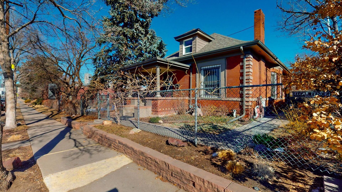 Lincoln Park Apartment | Comfortable guesthouse, prime location with patio