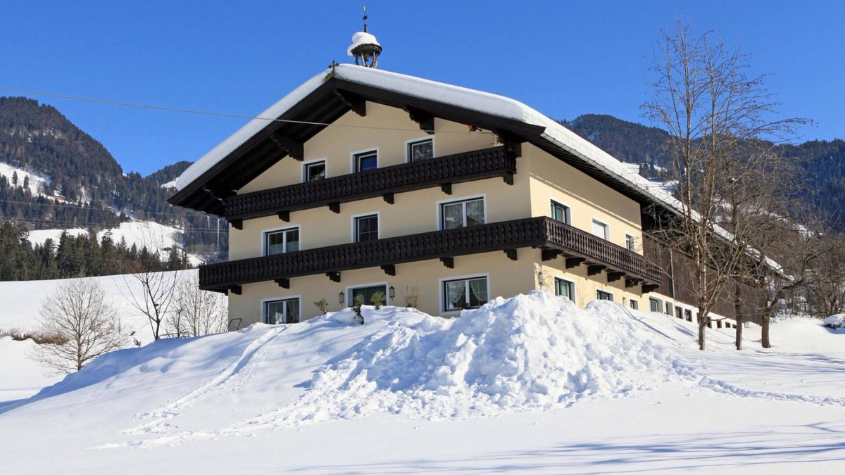 Itter Apartment | Comfortable holiday apartment, 1.2 km to the ski lift