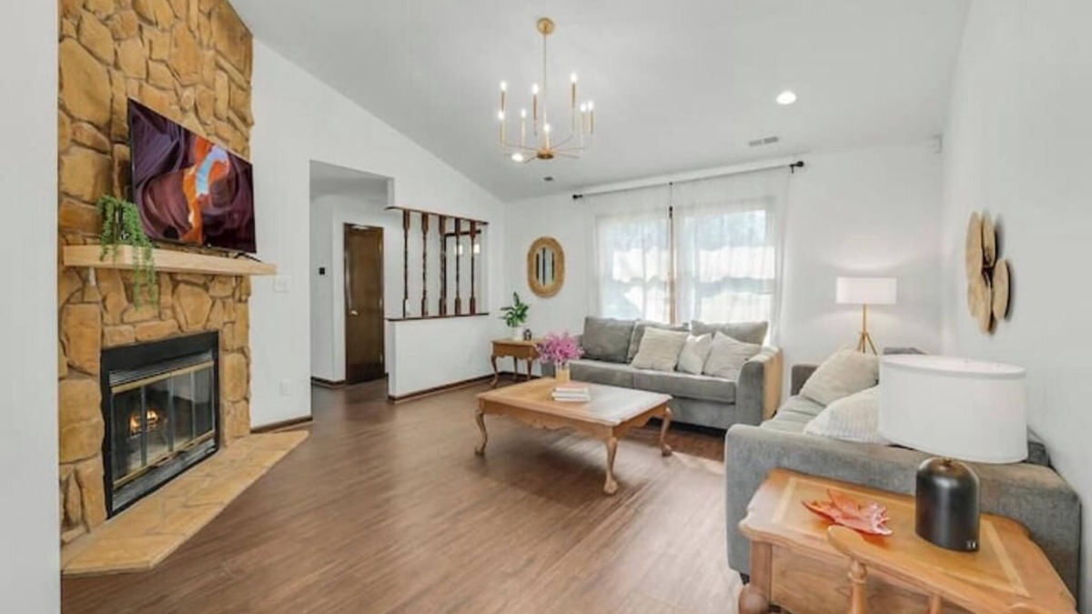 Southeast Raleigh House | Comfortable home in Raleigh w big fenced backyard
