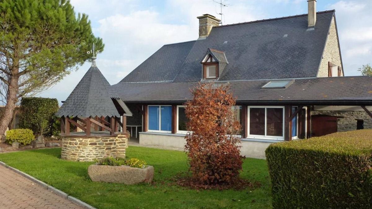 Huisnes-sur-Mer Cottage | Comfortable house with garden and pets allowed at the foot of Mont Saint-Michel