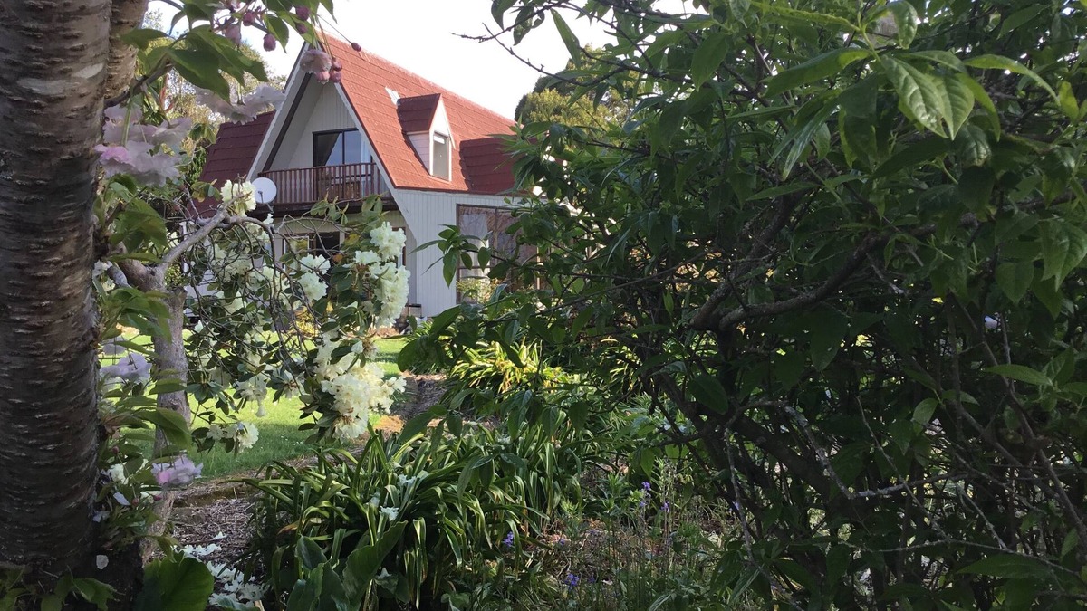 Arundel House | Comfortable house in stunning gardens