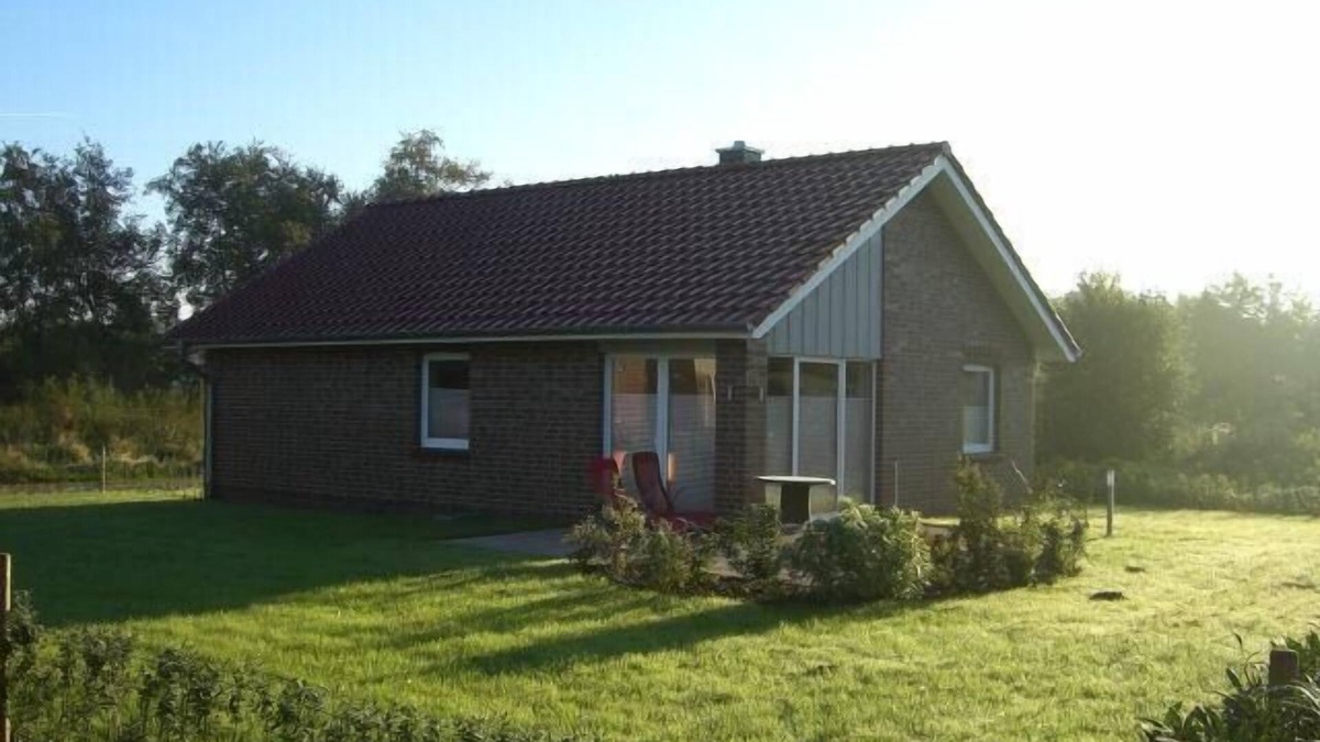 Sehestedt House | Comfortable, light and barrier-free holiday house with a large site and a furnished terrace