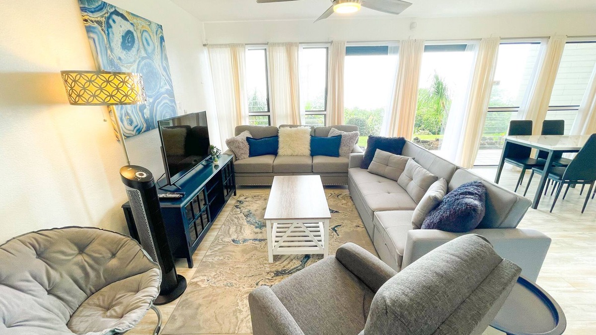 Honalo Condo | Comfortable luxury fully remodeled modern space surrounded by green coffee farms
