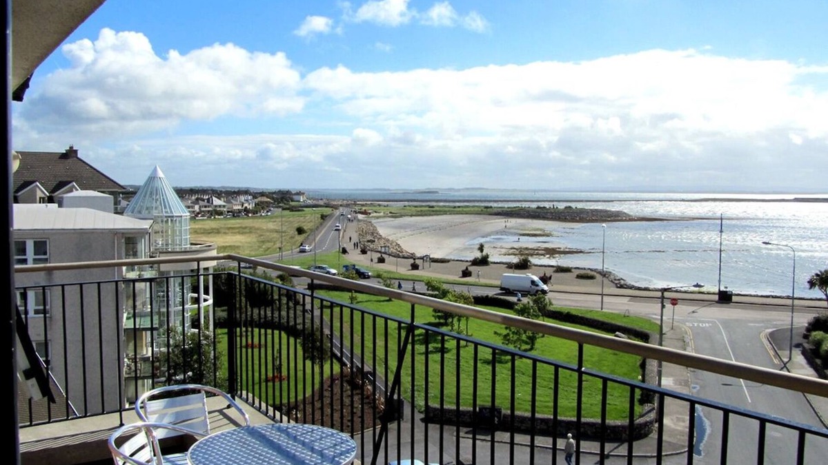 Galway Apartment | Comfortable, Modern, Luxury, Secure, Beachfront, Seafront, City Centre