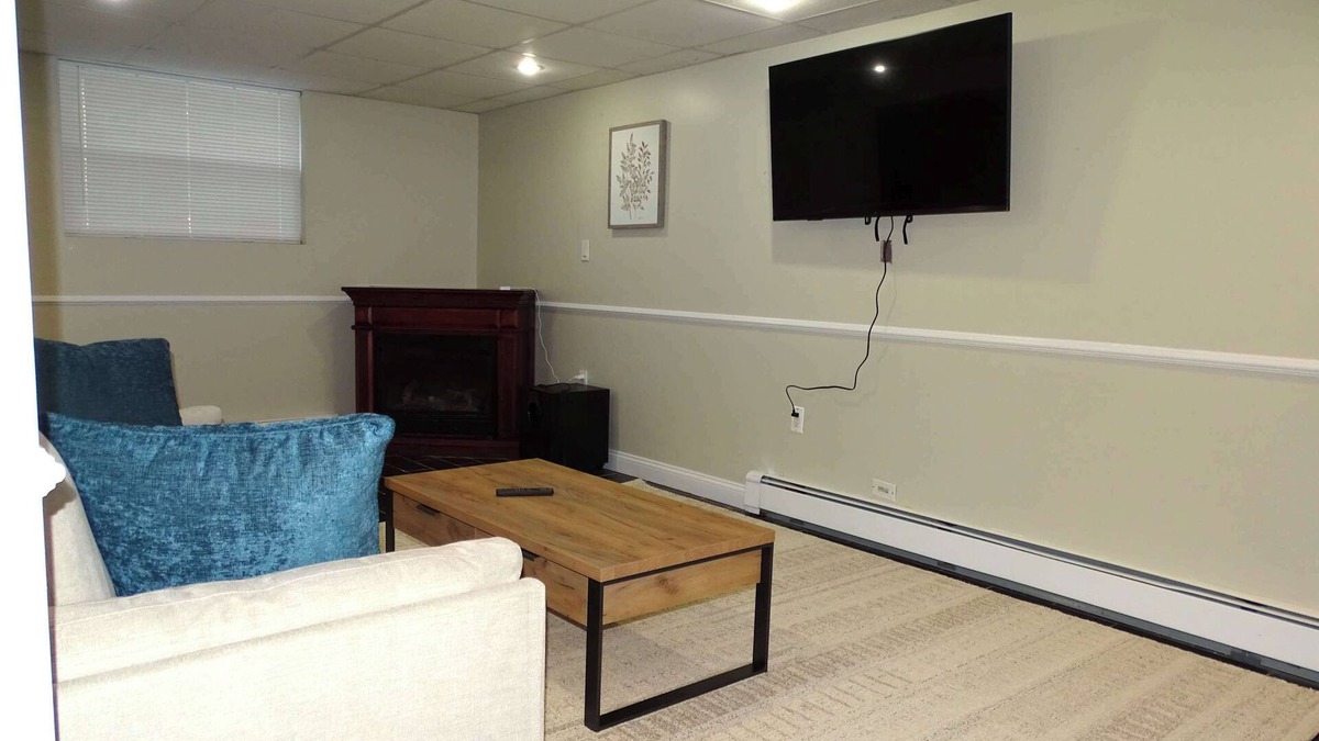 Framingham Apartment | Comfortable Renovated 3 Bed Apartment