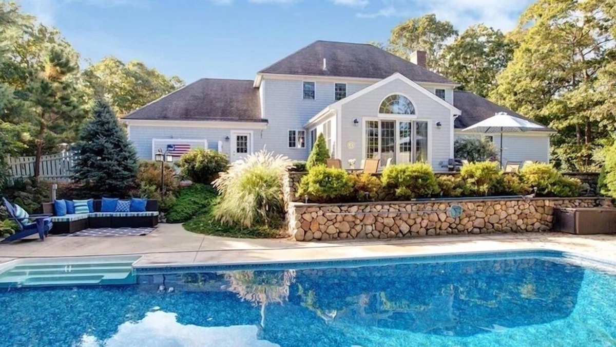Sandwich House | Comfortable Sandwich Home with Pool RPAM014