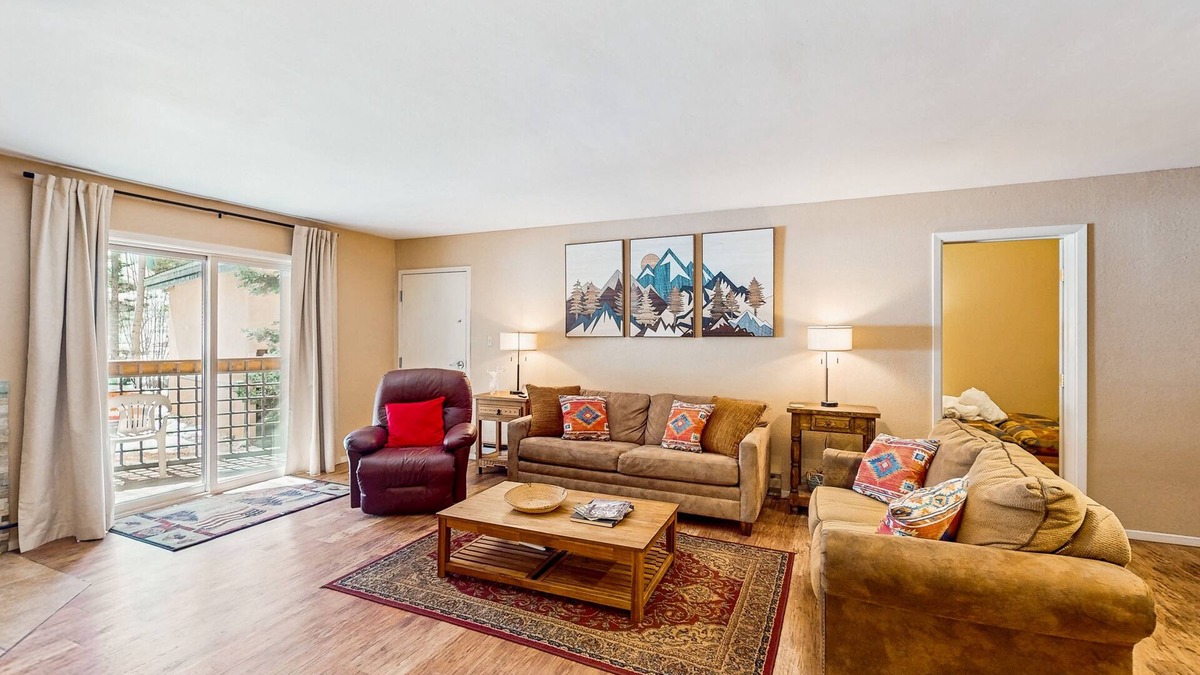 Taos Ski Valley Condo | Comfortable ski-in/ski-out condo, with gas stove, soaking tub, balcony & WIFI